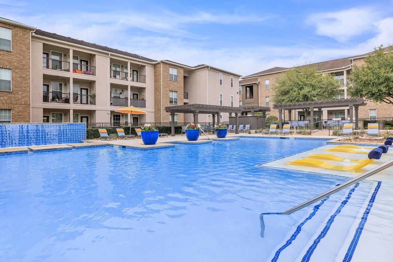 Woodland Point - Photo 5 of 30