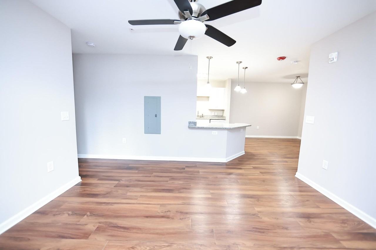 Waterside Oaks Apartments - Photo 3 of 10