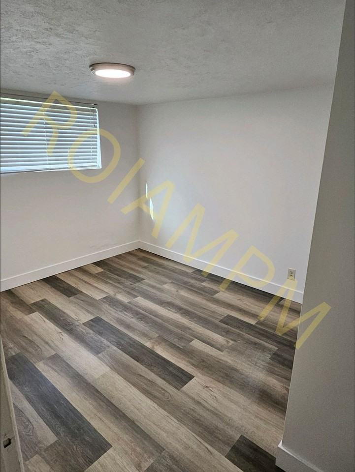 209 West 24th Street - Photo 3 of 14