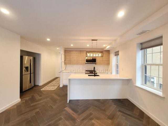 21 38th Street - Photo 2 of 10