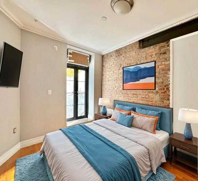222 Stanhope St - Photo 4 of 4