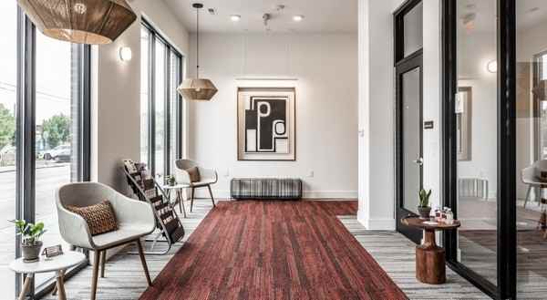 Poste Apartments - Photo 4 of 29