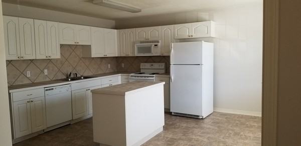 The Drake at Oak Grove Apartments - Photo 7 of 35