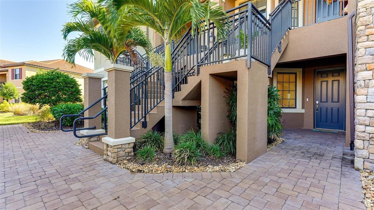 13738 Messina Loop #102 - Photo 4 of 50