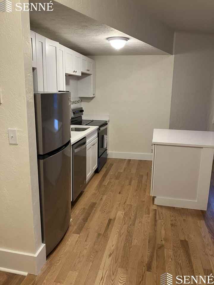 111 Walnut St #20 - Photo 2 of 11