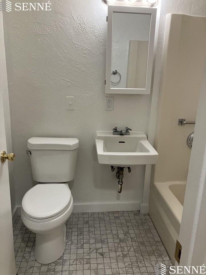 111 Walnut St #20 - Photo 3 of 11