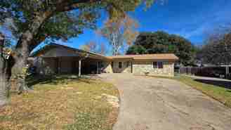 7402 Southgate Ln #B - Photo 1 of 1