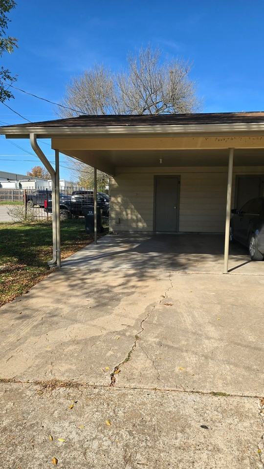 7402 Southgate Ln #B - Photo 2 of 14