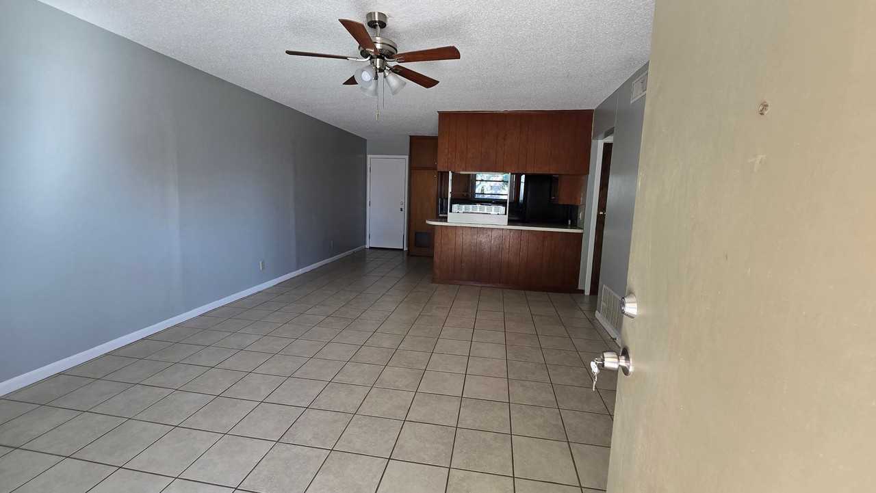 7402 Southgate Ln #B - Photo 4 of 14