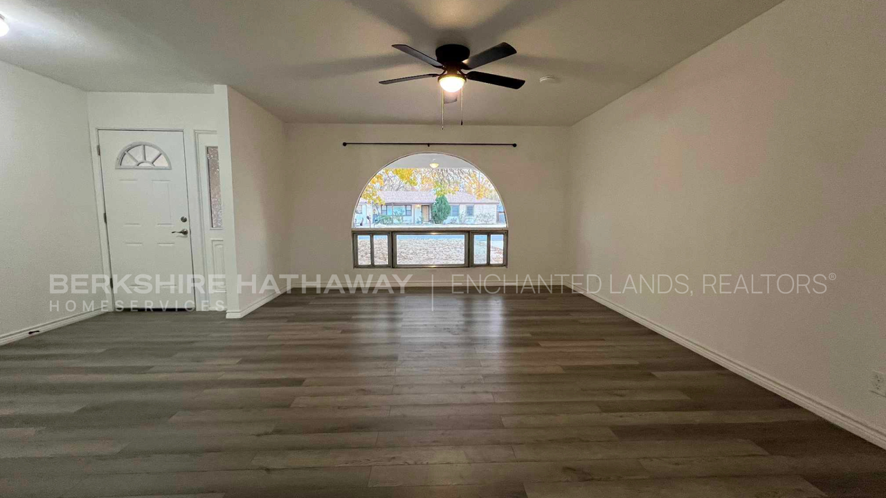 1420 N Country Club Cir - Photo 2 of 10