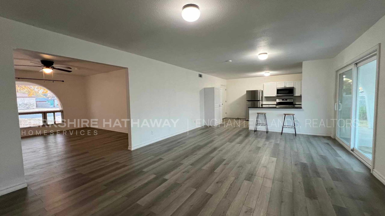 1420 N Country Club Cir - Photo 4 of 10