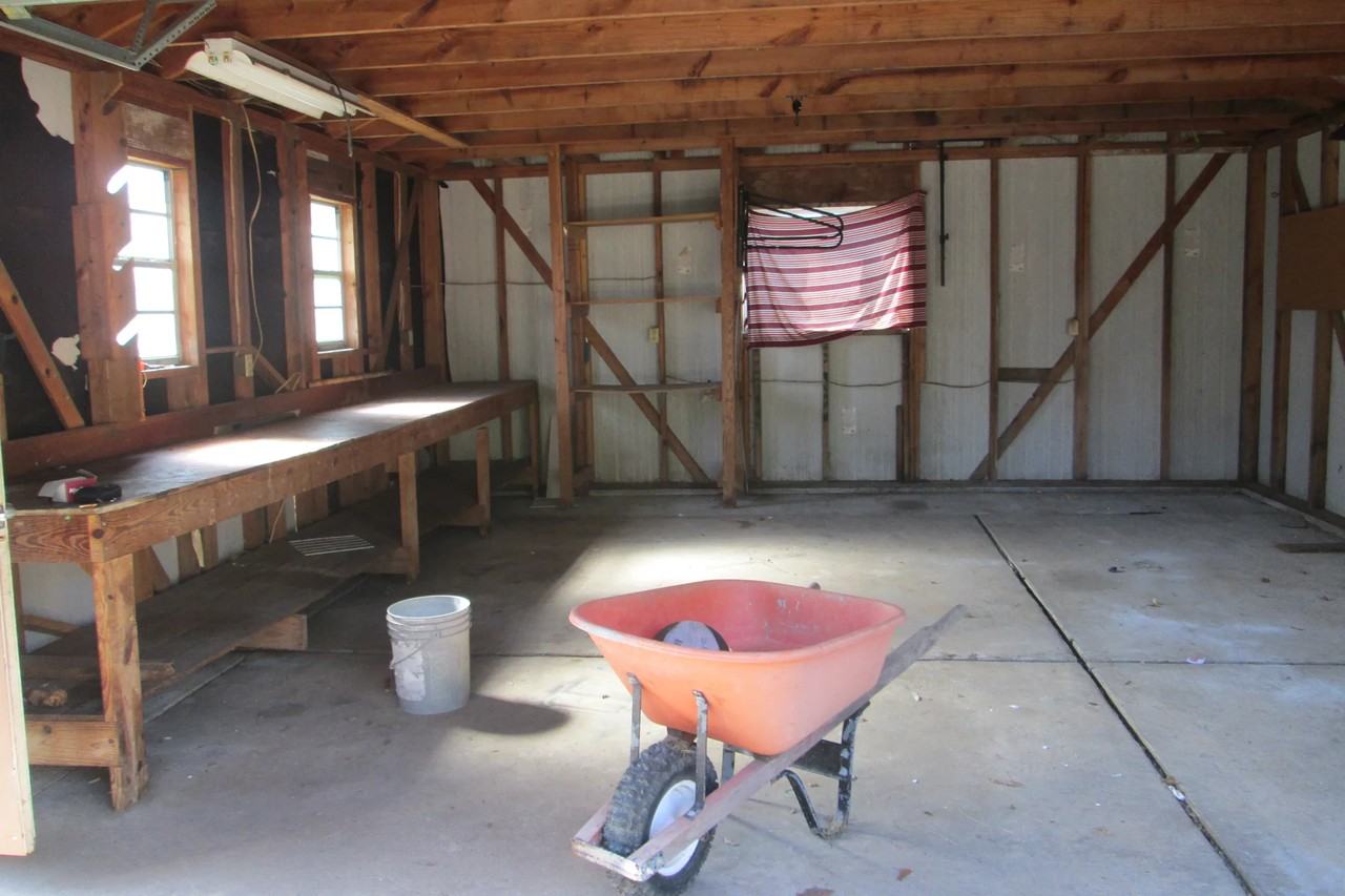 19311 Hollowlog Dr - Photo 3 of 10