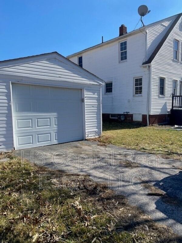 200 E Airline Dr - Photo 3 of 26
