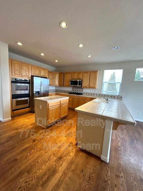 3084 Ten Mile Dr - Photo 7 of 21