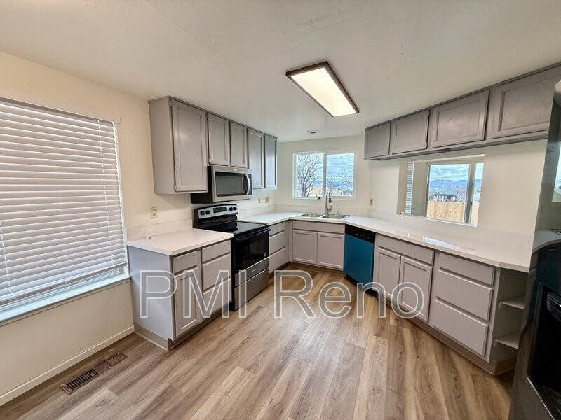 2402 Skyview Dr - Photo 7 of 18