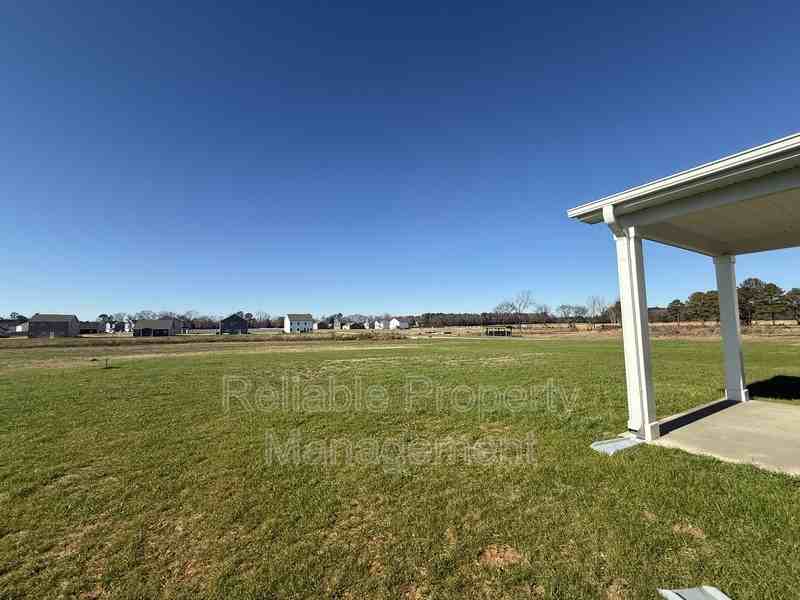 206 Bicentennial Blvd - Photo 2 of 23