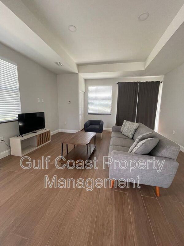 681 Windermere Dr - Photo 7 of 22