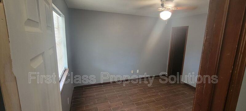 661 Nw 16th St - Photo 5 of 31