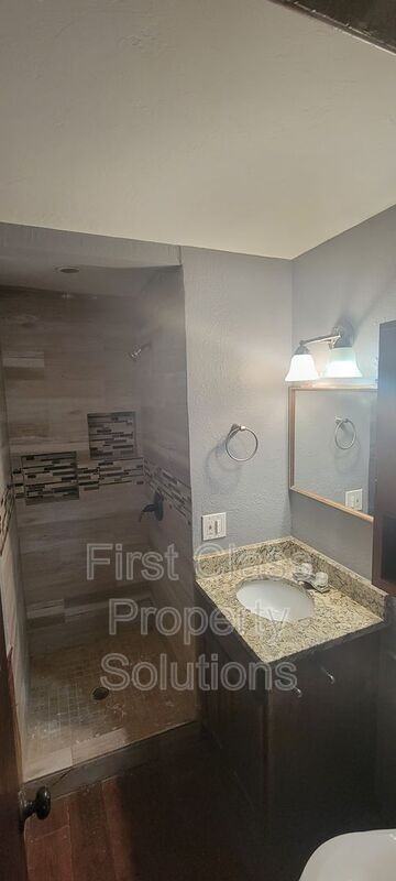 661 Nw 16th St - Photo 6 of 31