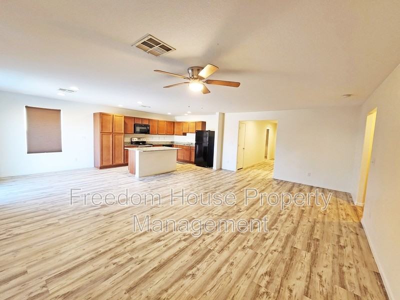 3544 E Marathon Dr - Photo 3 of 29