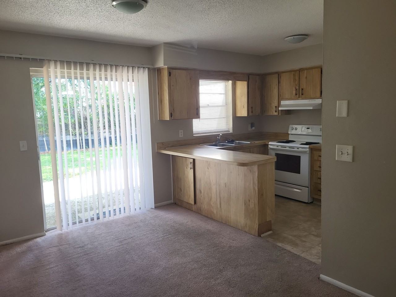 2324 S Sandburg Pt - Photo 4 of 13