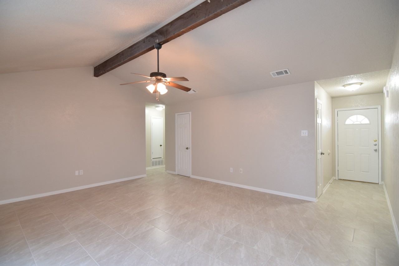 1202 Dryden Ave - Photo 6 of 17