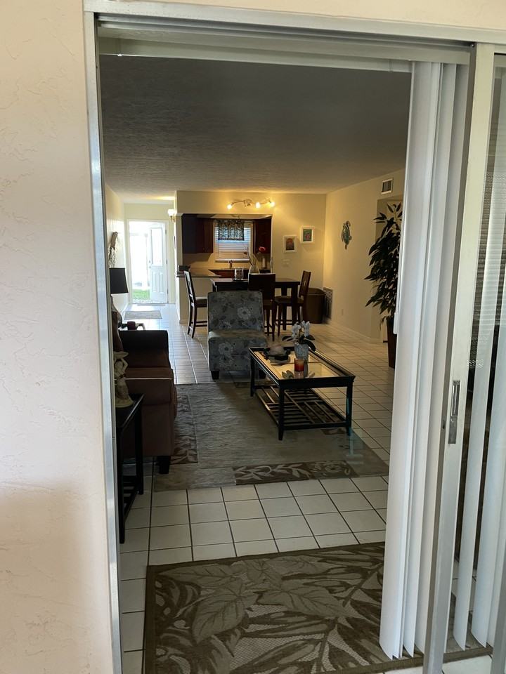 1412 Se 46th St - Photo 6 of 34