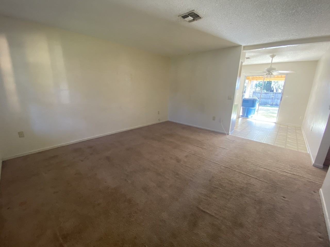 20006 Suncrest Dr - Photo 3 of 16