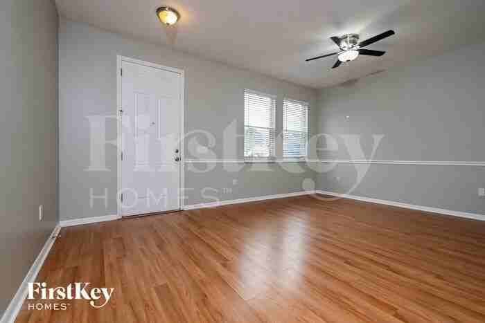 2217 Blackwood Dr - Photo 3 of 15