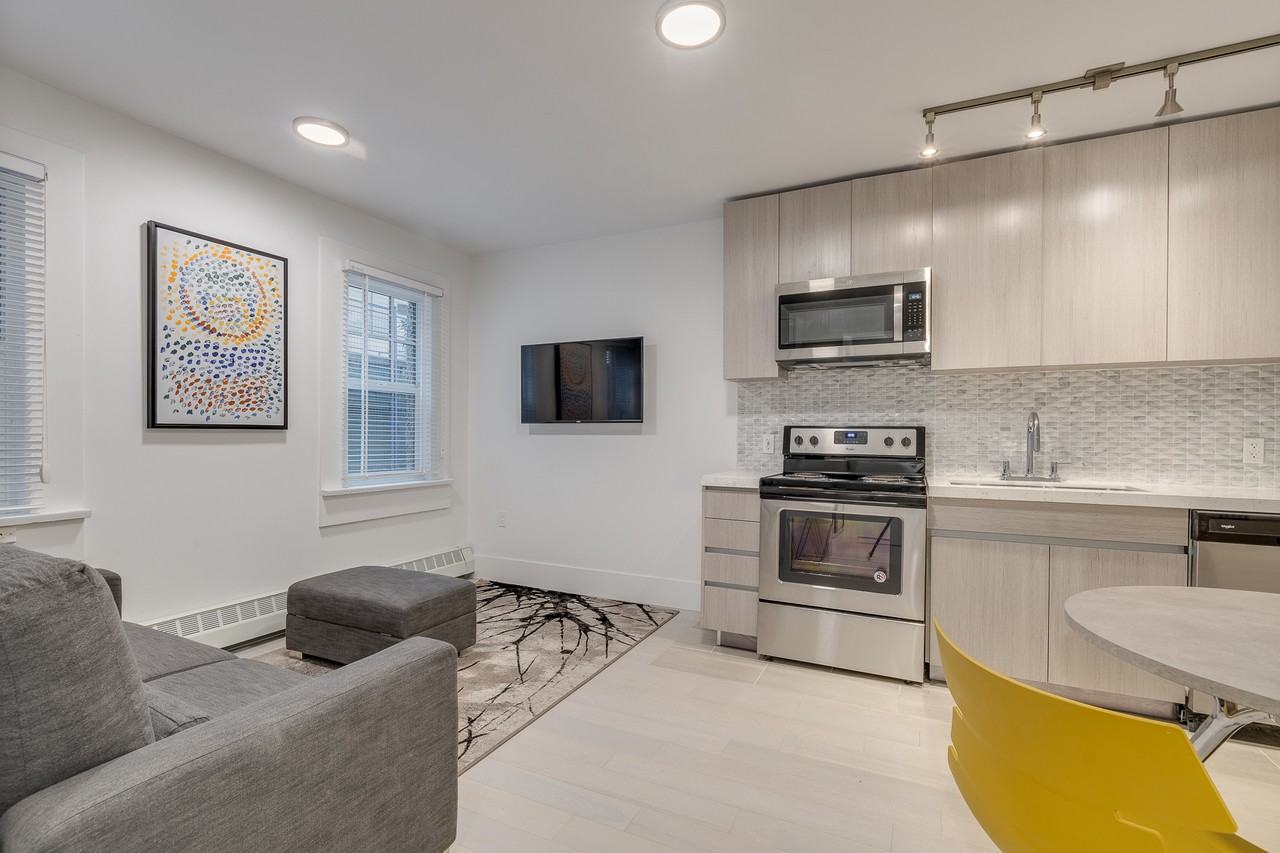 1425 Haro Street #105 - Photo 7 of 15