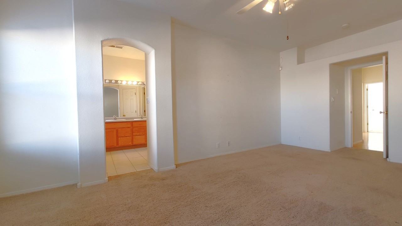 7123 Luz De La Luna Pl Nw - Photo 5 of 17