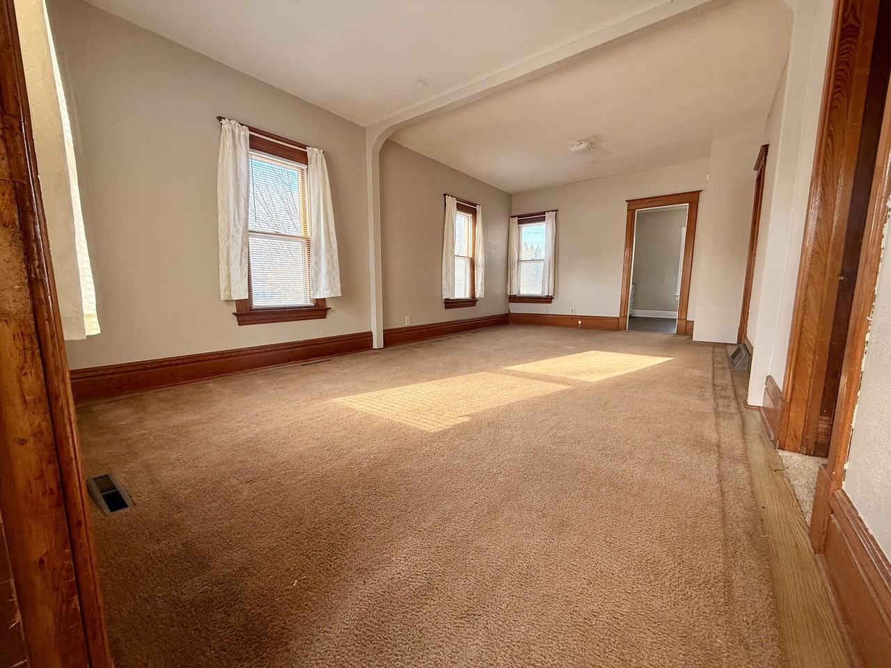 107 Clark Street - Photo 4 of 20