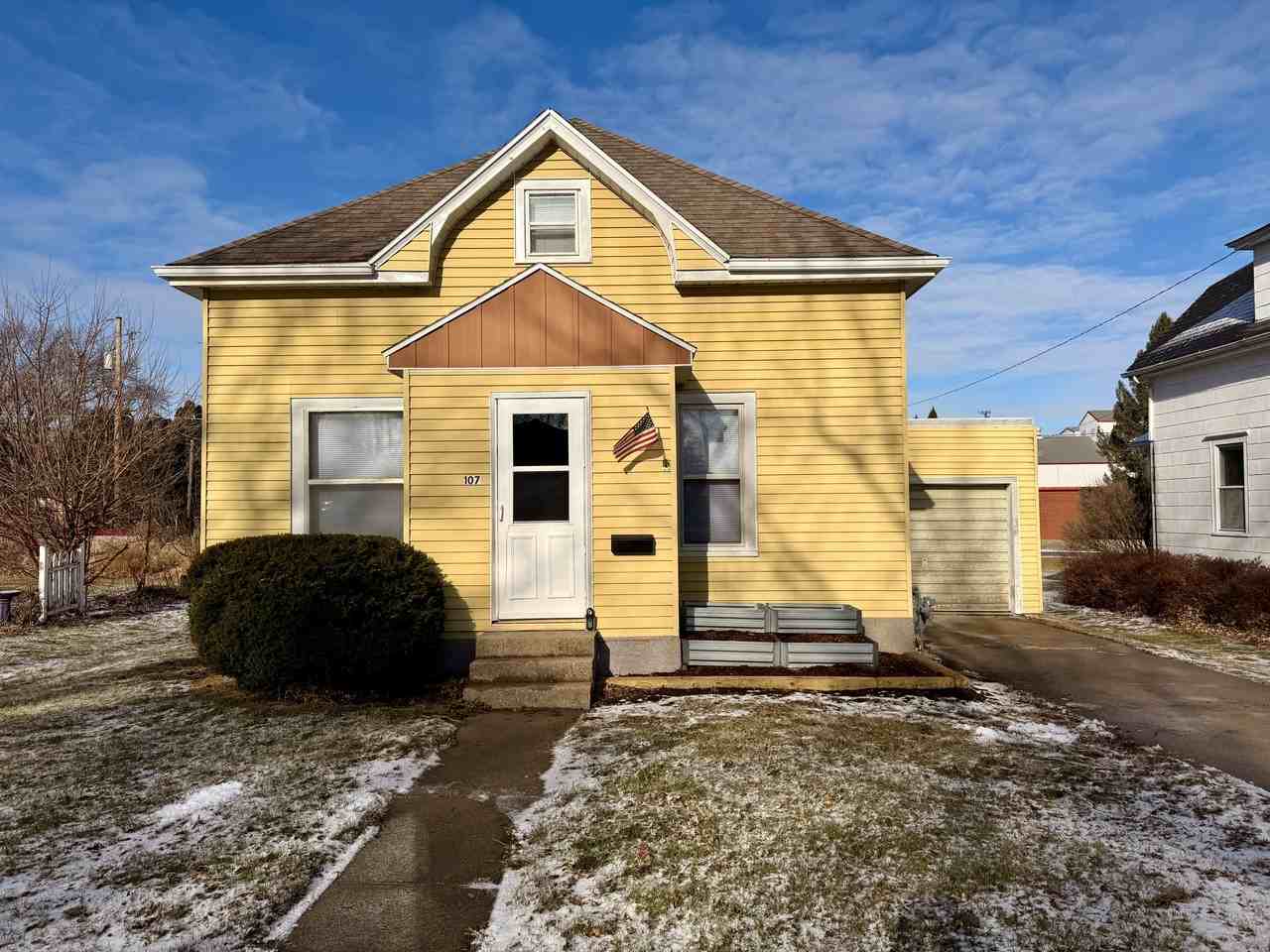 107 Clark Street - Photo 2 of 20