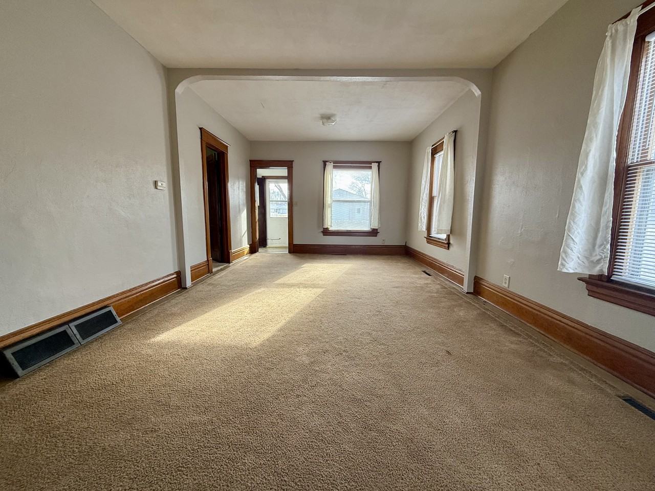 107 Clark Street - Photo 6 of 20
