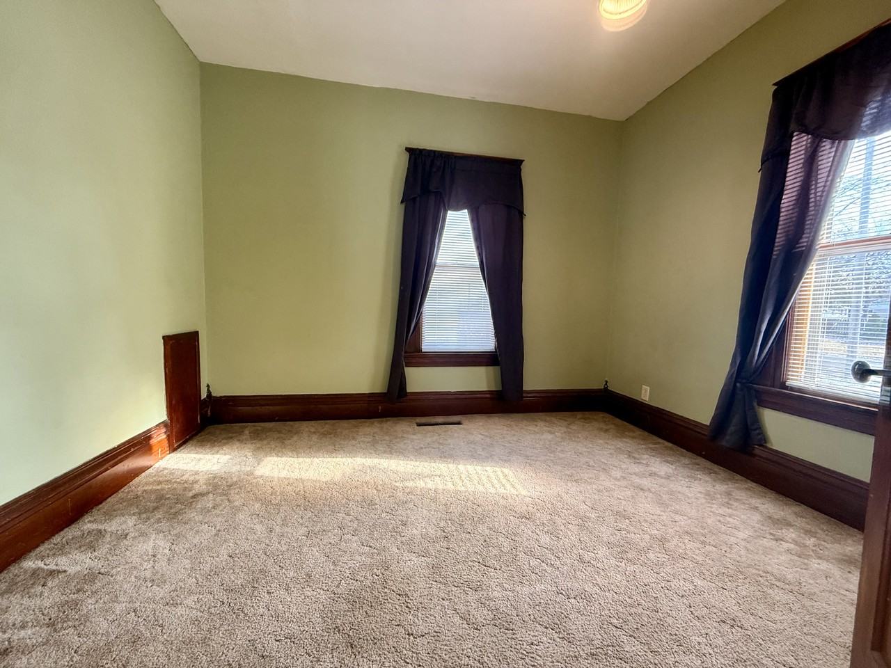 107 Clark Street - Photo 7 of 20