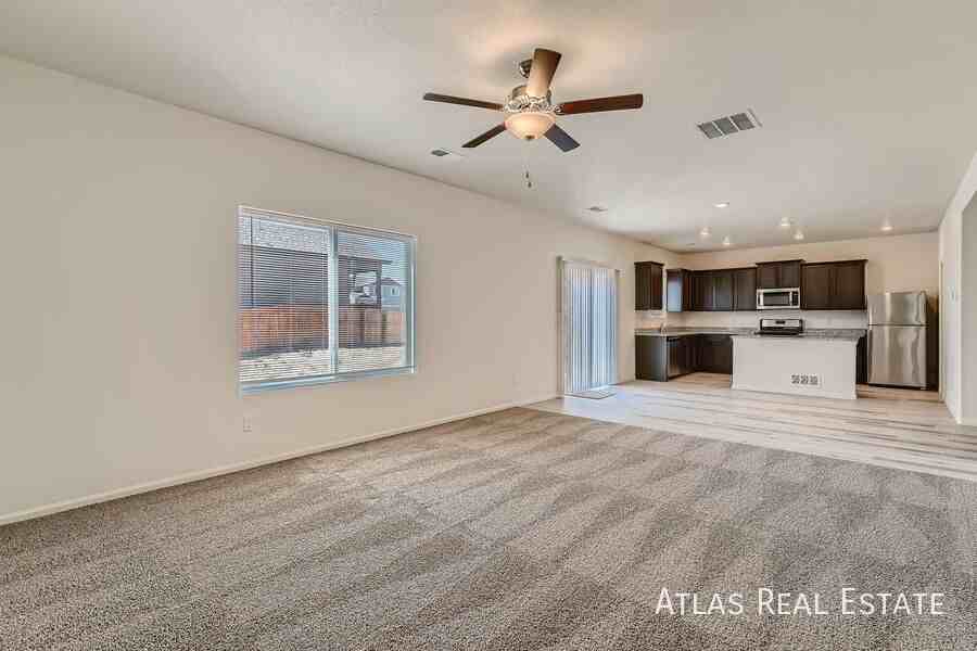 883 Emerald Lakes St - Photo 7 of 27