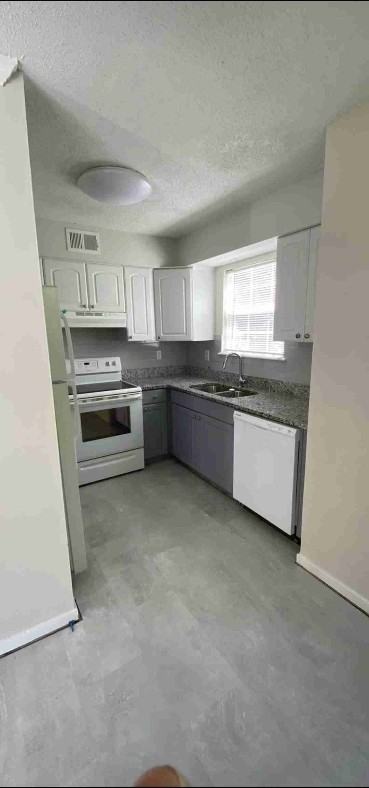 124 Luden Dr #D - Photo 2 of 17