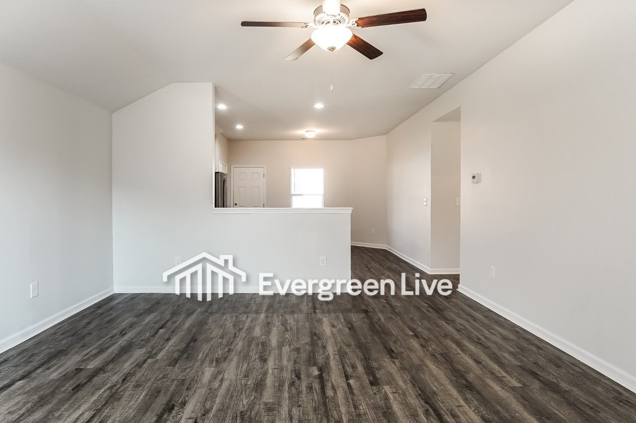 110 Lakeside Way - Photo 3 of 17