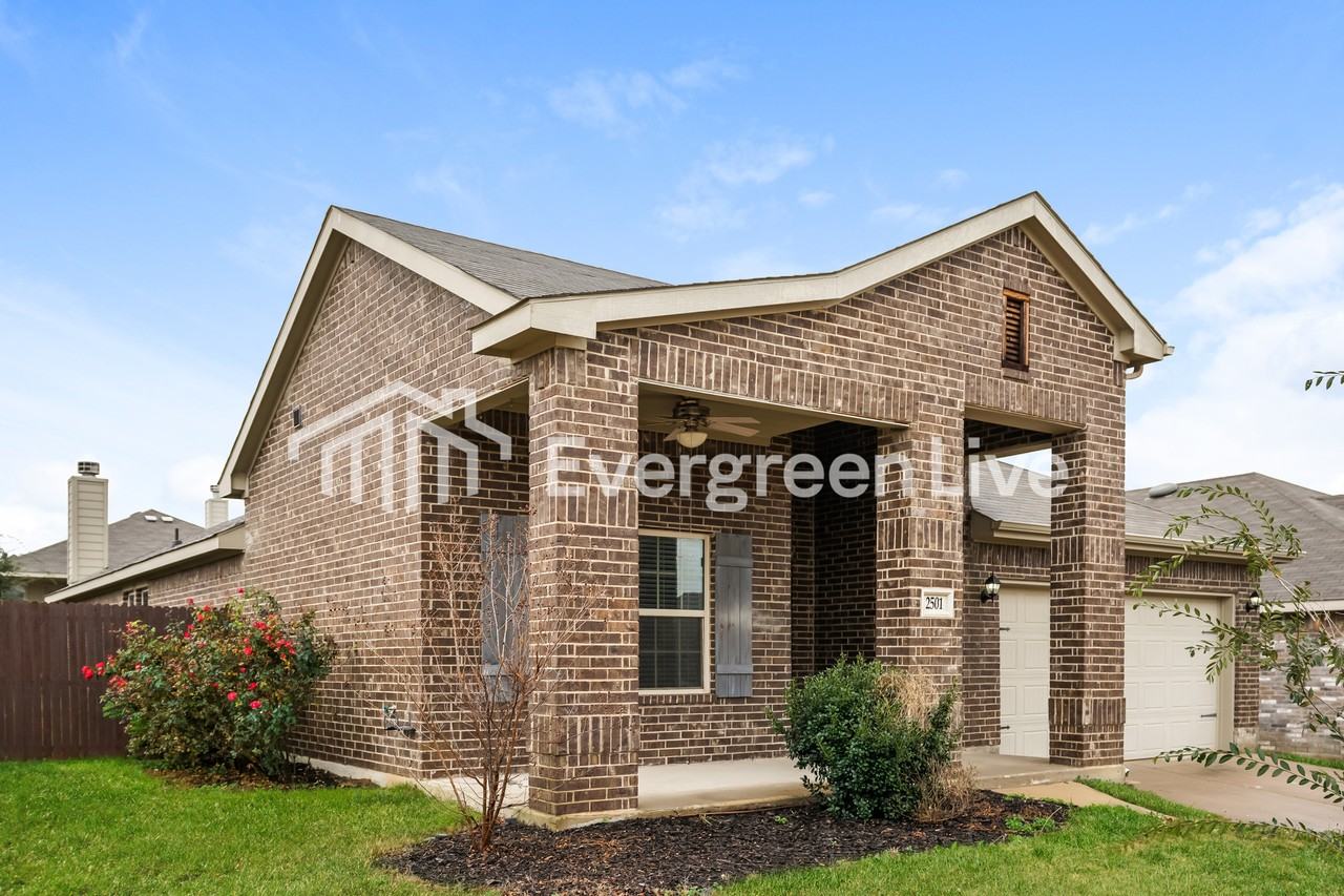 2501 Old Buck Dr - Photo 3 of 16