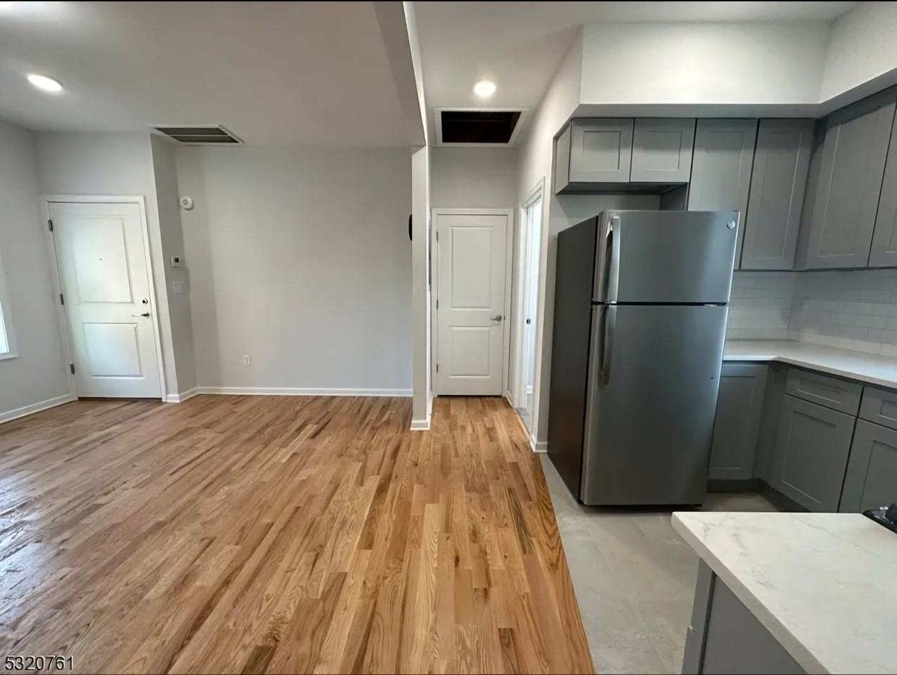 558 Court St #2L - Photo 2 of 9