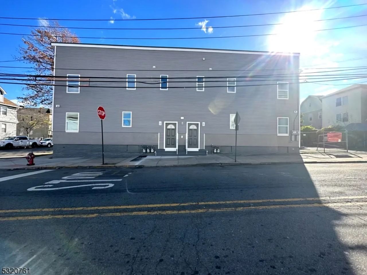 558 Court St #2L - Photo 5 of 9