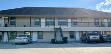 featured image of 3206 Hill Crest Dr #1