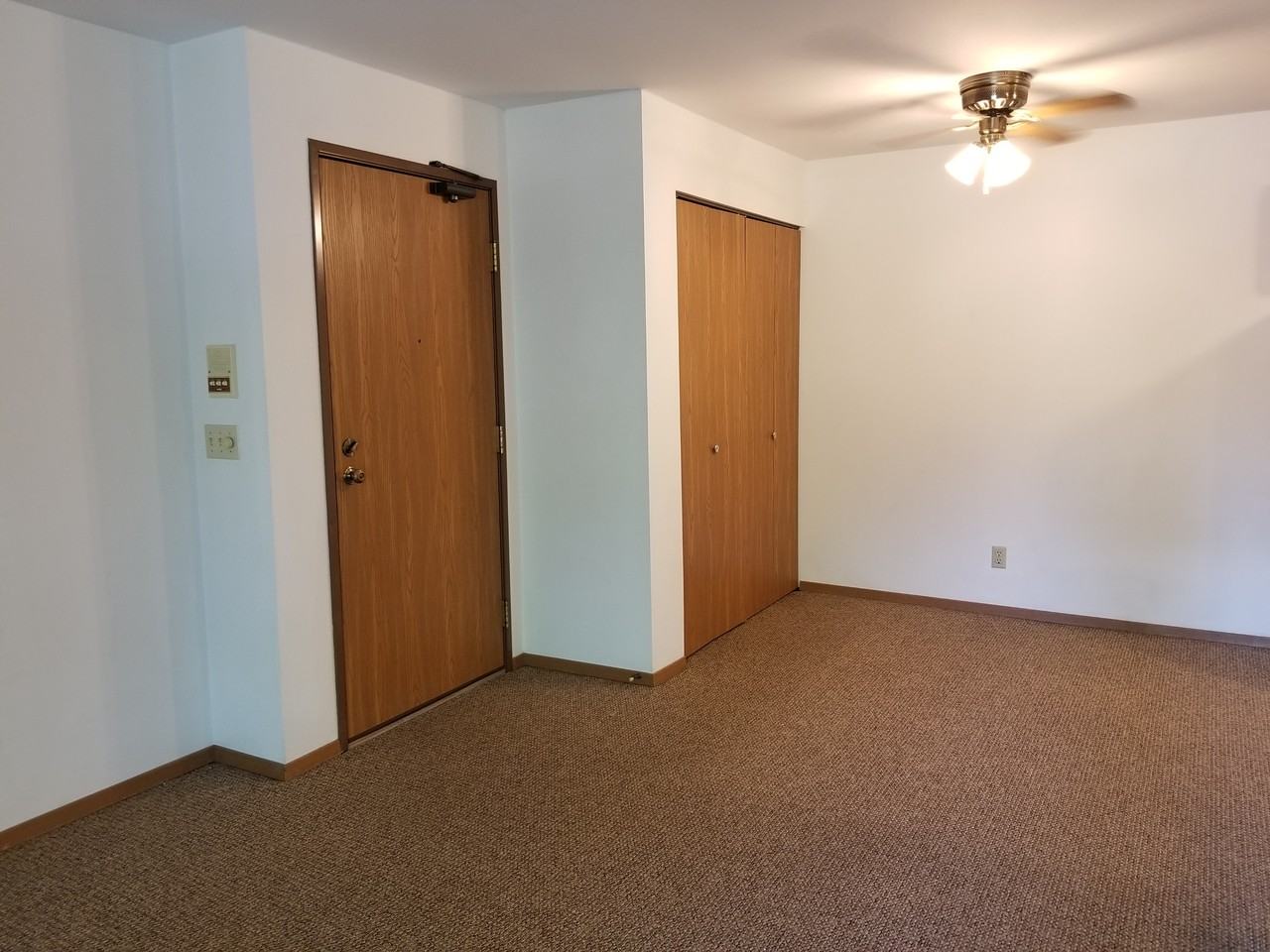 927 Churchill St #E6 - Photo 4 of 15