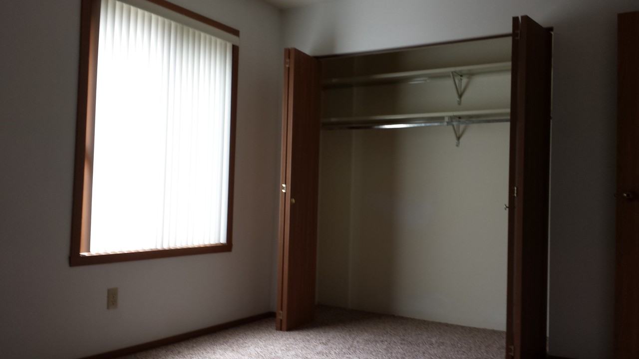 927 Churchill St #E6 - Photo 5 of 15