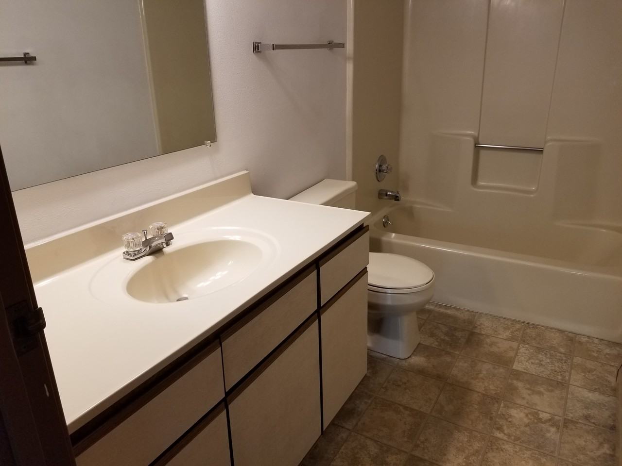 927 Churchill St #E6 - Photo 7 of 15