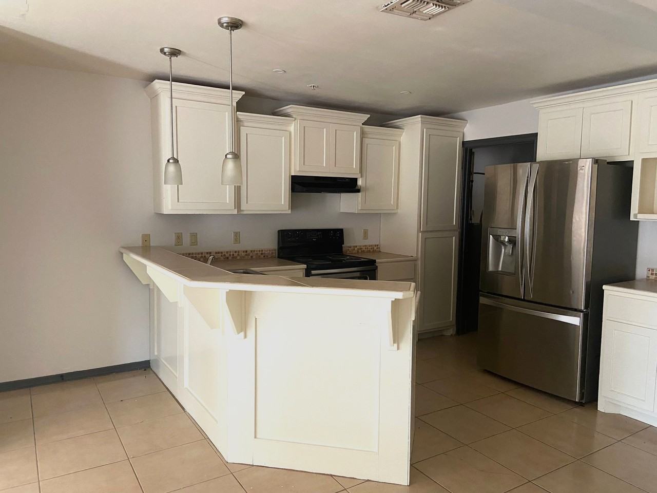 1209 W Kiwi Ave #2 - Photo 3 of 17