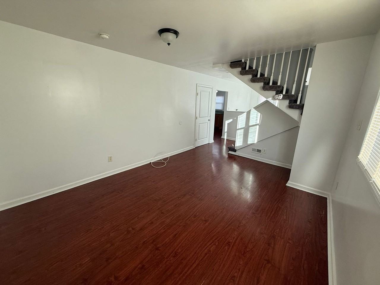 124 Jefferson Ave - Photo 2 of 25