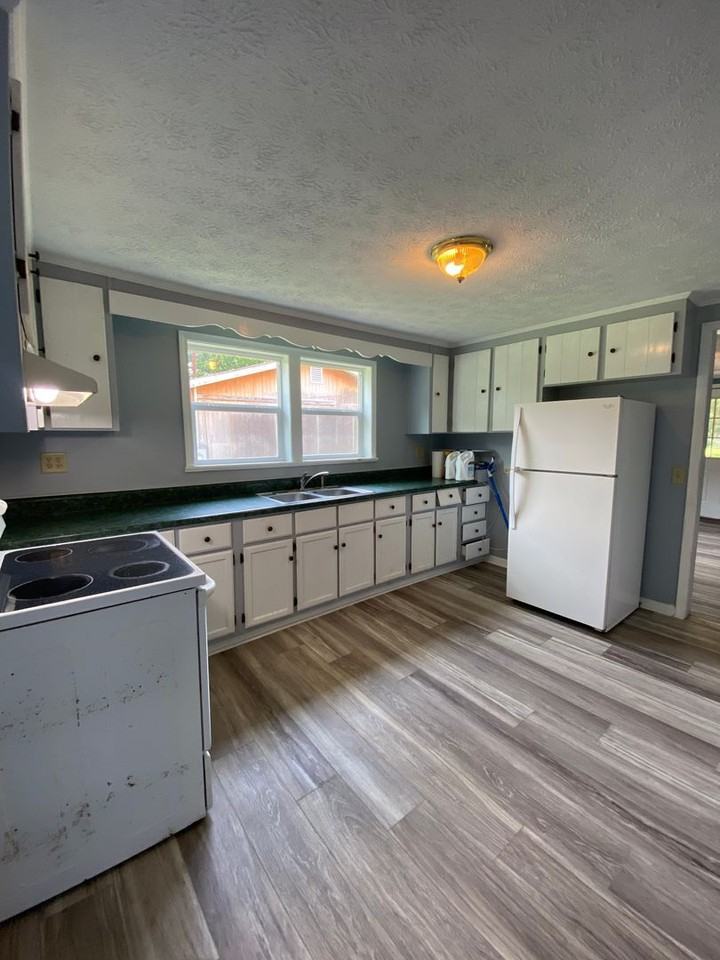 413 Elm Ave Nw - Photo 2 of 9