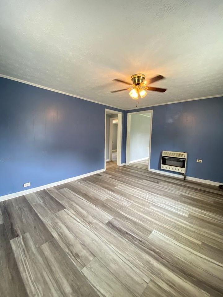 413 Elm Ave Nw - Photo 4 of 9