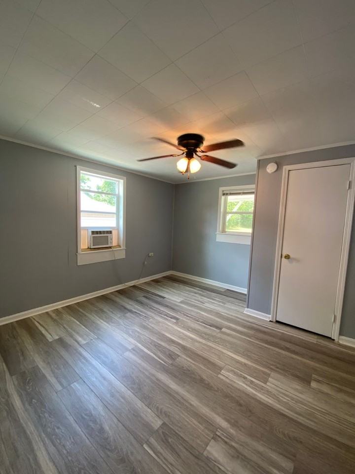 413 Elm Ave Nw - Photo 7 of 9